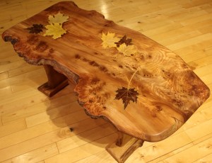 Maple leaf table with shelf - decorative leaves